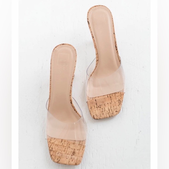 Shu Shop 7.5 Jolene Cork square toe heel. Comes with box. - Picture 2 of 3